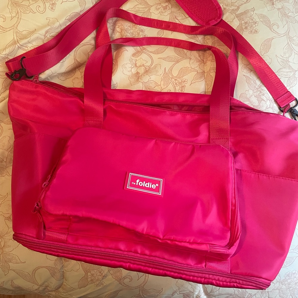 Foldie Fuchsia Travel Bag for Women